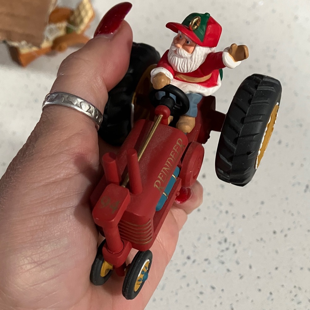 1994 Hallmark Here Comes Santa Tractor